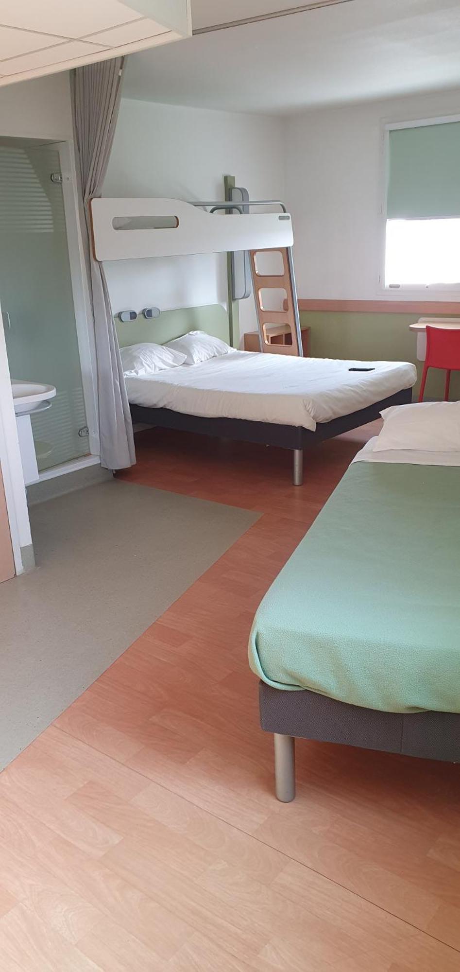 Ibis Budget Roanne Hotel Bagian luar foto