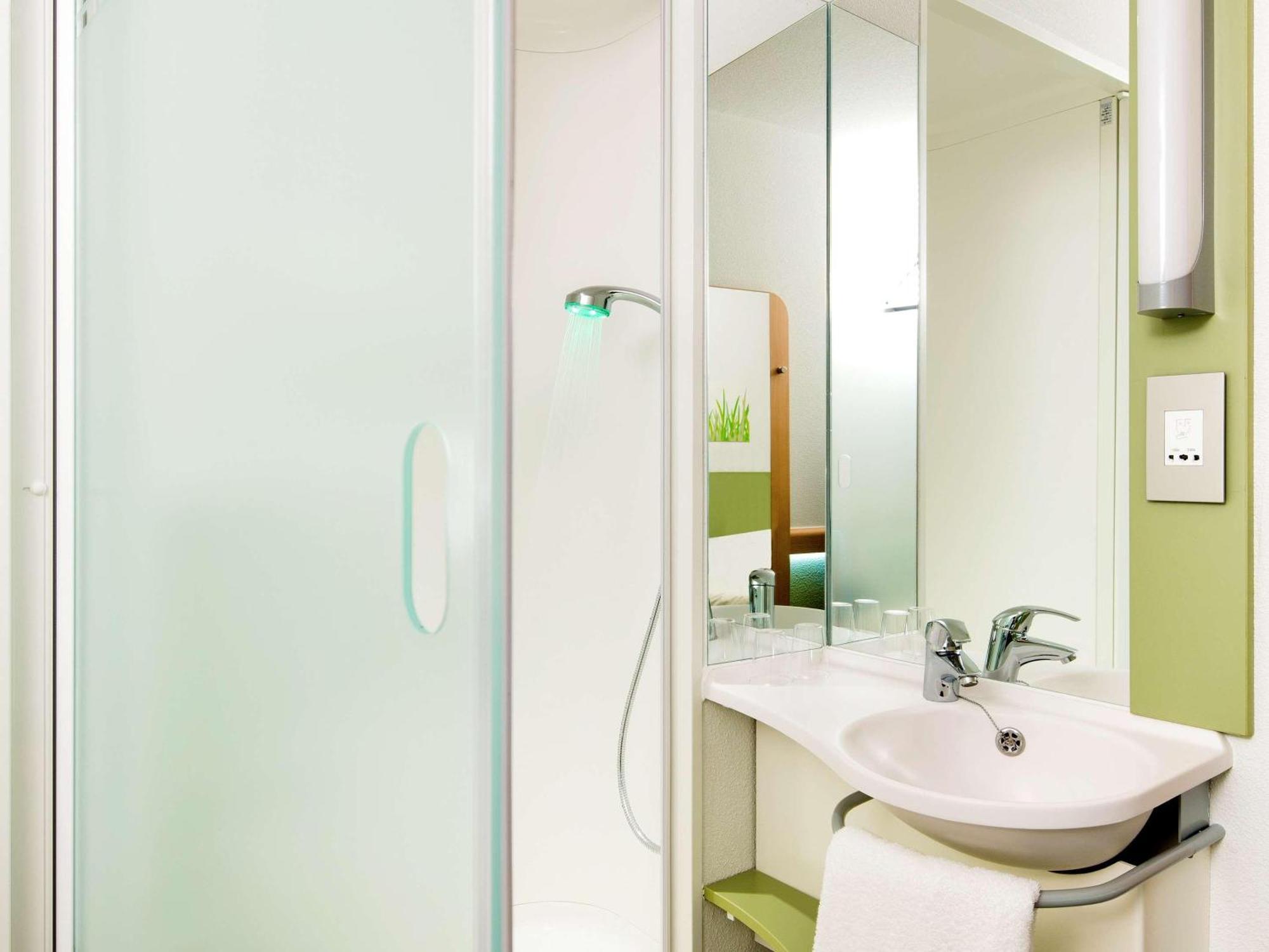 Ibis Budget Roanne Hotel Bagian luar foto