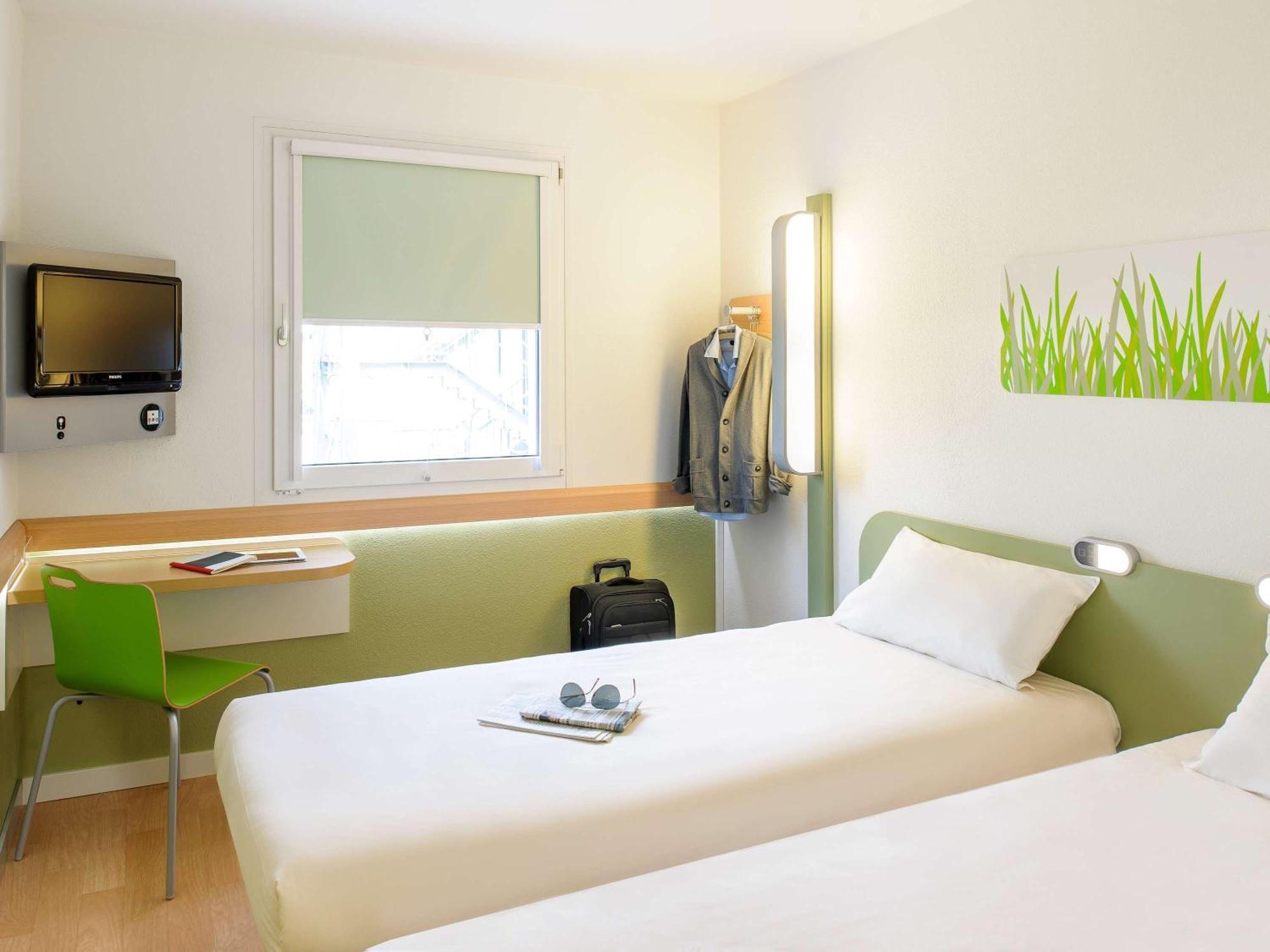 Ibis Budget Roanne Hotel Bagian luar foto