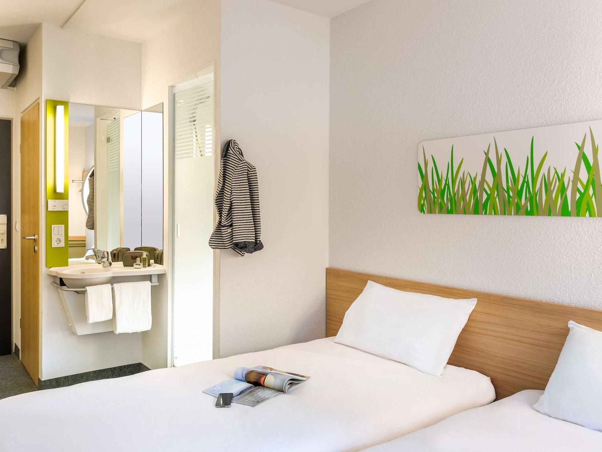 Ibis Budget Roanne Hotel Bagian luar foto